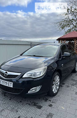 Універсал Opel Astra 2011 в Львові