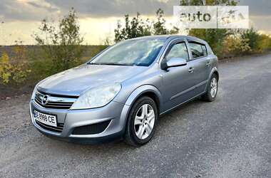 Хэтчбек Opel Astra 2008 в Баштанке