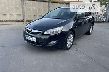 Універсал Opel Astra 2011 в Бердичеві