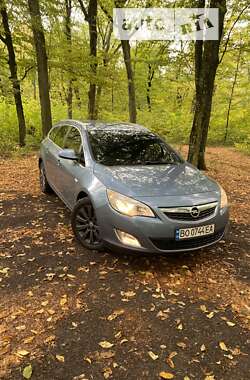 Універсал Opel Astra 2010 в Тальному