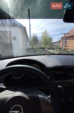 Универсал Opel Astra 2005 в 