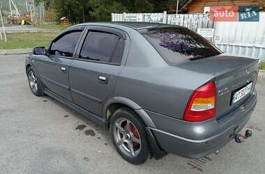 Седан Opel Astra 2008 в Верховине