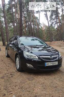 Універсал Opel Astra 2011 в Харкові