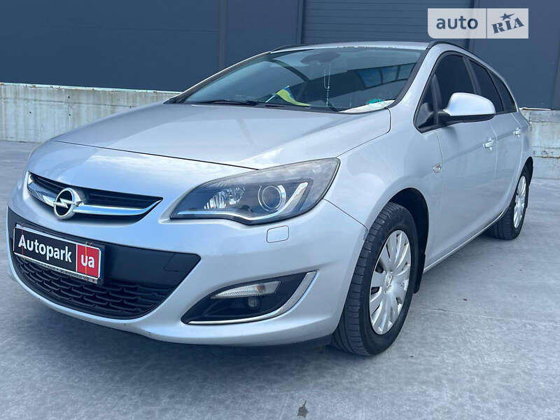 Универсал Opel Astra 2012 в Львове