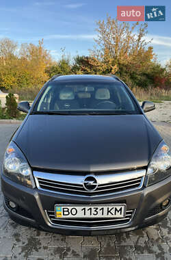 Opel Astra 2012