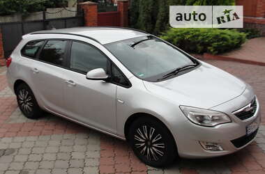 Универсал Opel Astra 2010 в Хмельницком