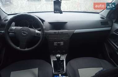 Универсал Opel Astra 2005 в Коростене