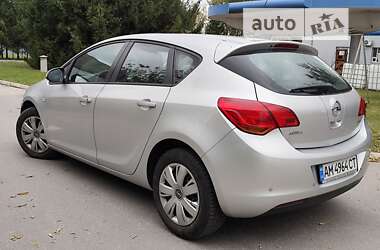 Хэтчбек Opel Astra 2010 в Бердичеве