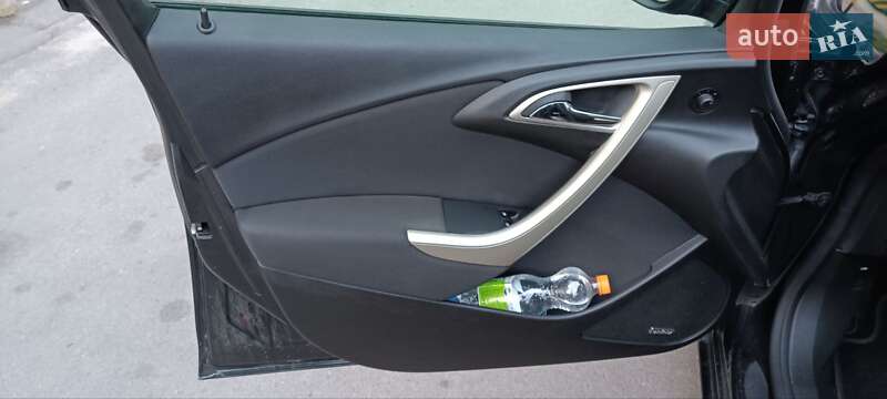 Універсал Opel Astra 2013 в Фастові