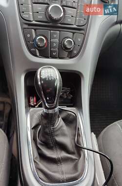 Универсал Opel Astra 2015 в 