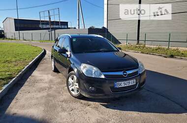 Універсал Opel Astra 2009 в Сарнах