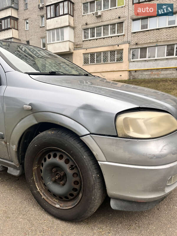 Седан Opel Astra 2004 в Киеве