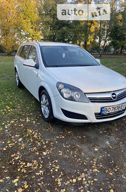 Универсал Opel Astra 2010 в Тернополе