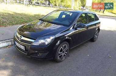 Хэтчбек Opel Astra 2012 в Киеве