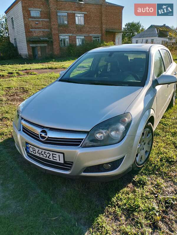 Хэтчбек Opel Astra 2007 в Киеве
