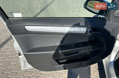 Универсал Opel Astra 2005 в 