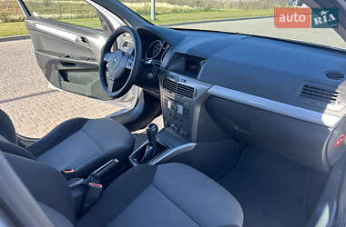 Универсал Opel Astra 2005 в 