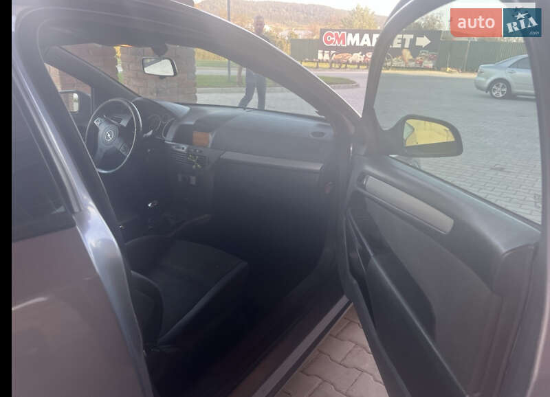 Купе Opel Astra 2006 в Виннице