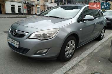 Универсал Opel Astra 2011 в 