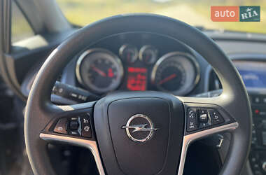 Универсал Opel Astra 2013 в 