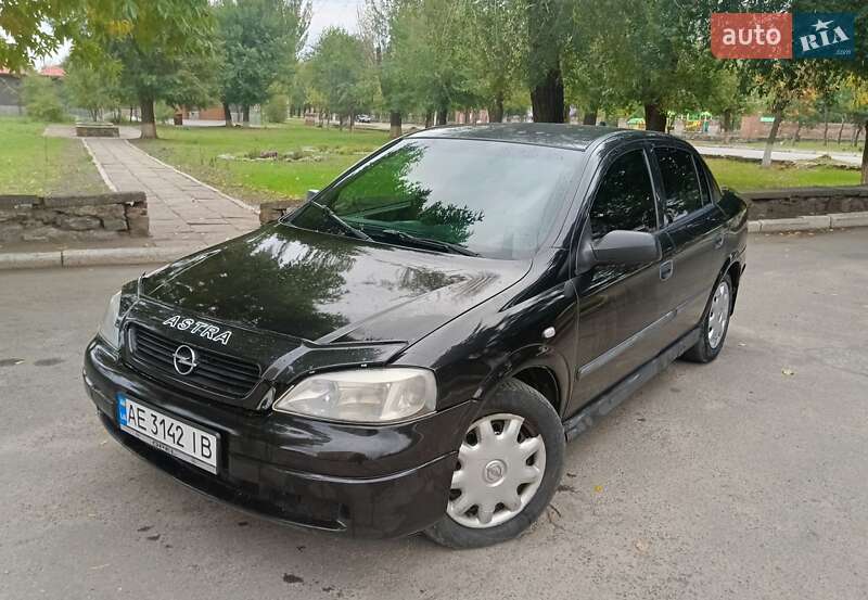 Седан Opel Astra 2006 в Снігурівці