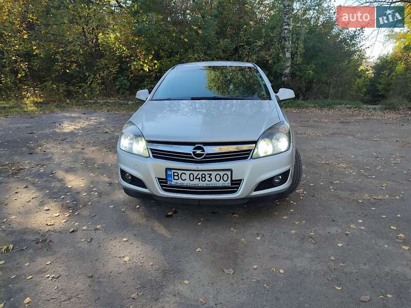 Opel Astra 2013