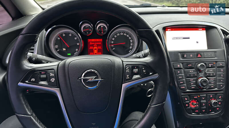 Седан Opel Astra 2015 в Павлограді