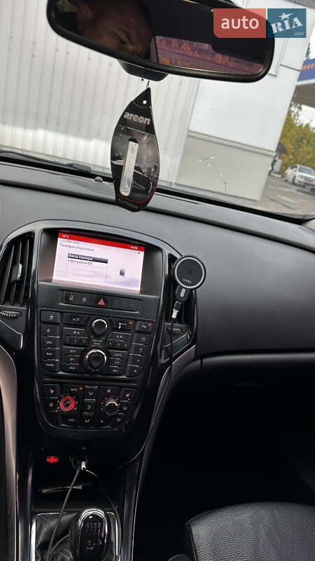 Седан Opel Astra 2015 в Павлограді