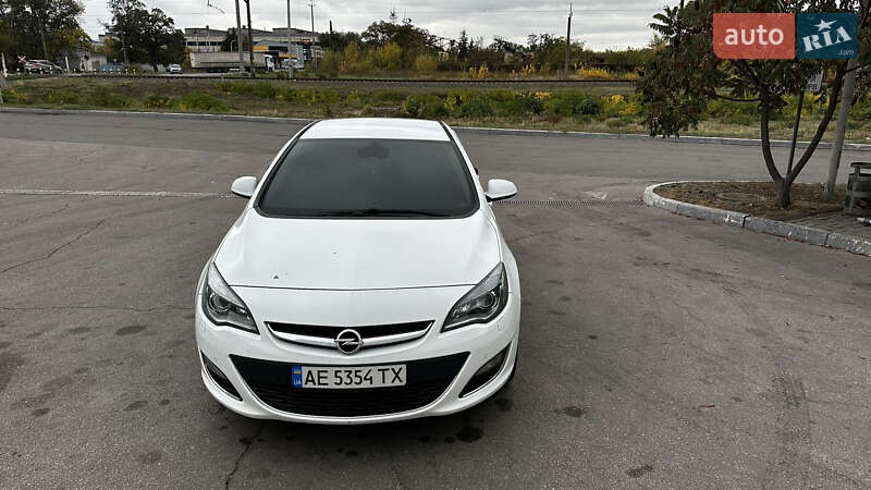 Седан Opel Astra 2015 в Павлограді