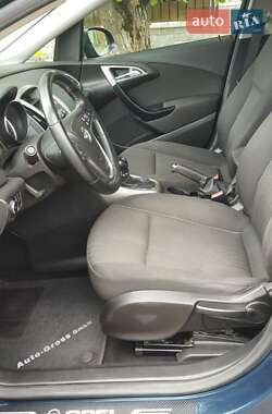 Универсал Opel Astra 2012 в 