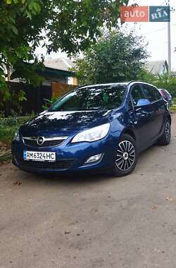 Opel Astra 2012