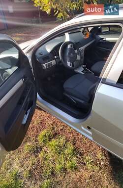 Универсал Opel Astra 2007 в 