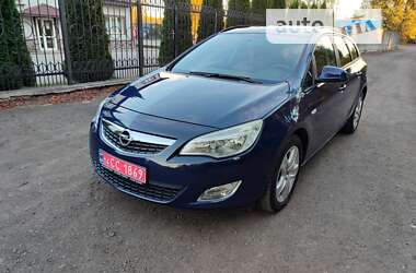 Універсал Opel Astra 2011 в Черкасах