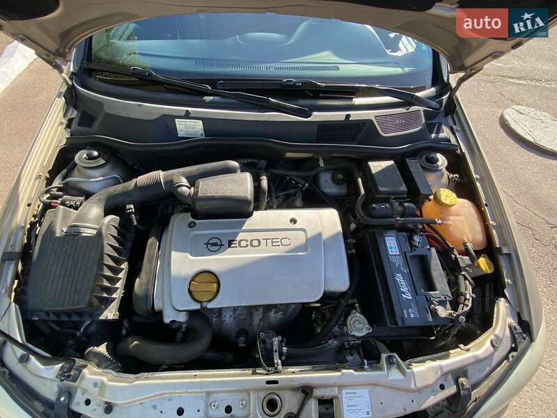 Седан Opel Astra 2001 в Коростене