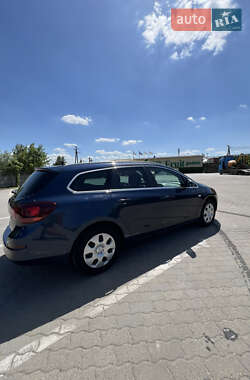 Універсал Opel Astra 2012 в 