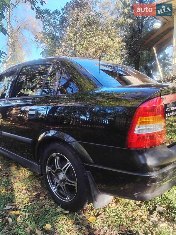 Седан Opel Astra 2007 в Делятині