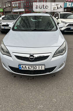 Opel Astra 2012