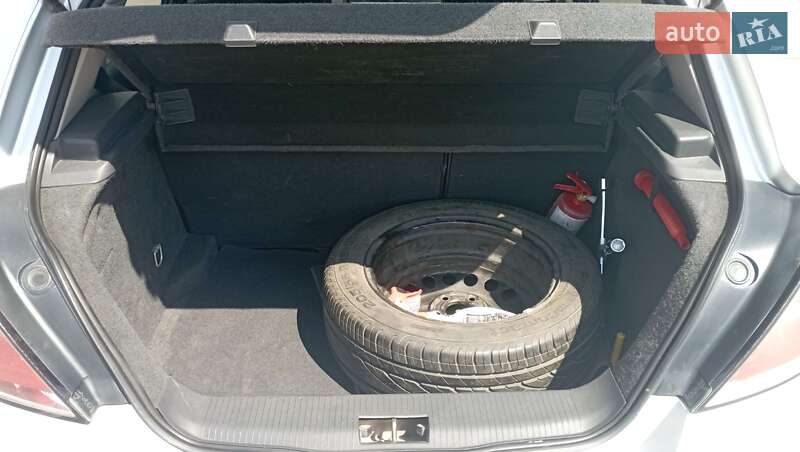 Хэтчбек Opel Astra 2008 в Павлограде
