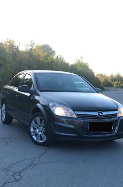 Opel Astra 2011