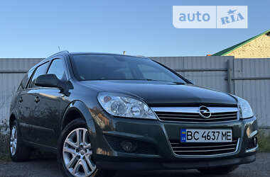 Универсал Opel Astra 2010 в Дрогобыче