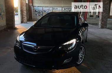 Opel Astra 2012