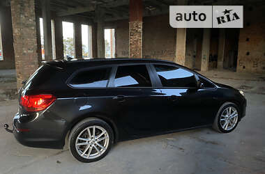 Универсал Opel Astra 2012 в 