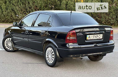 Седан Opel Astra 2005 в 