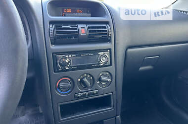 Седан Opel Astra 2005 в 
