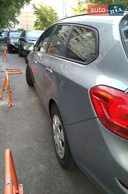 Универсал Opel Astra 2011 в 