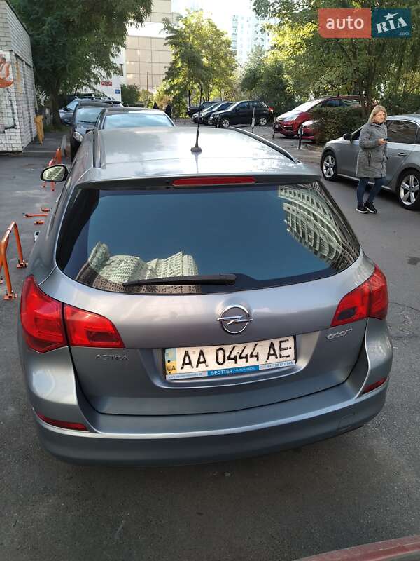 Универсал Opel Astra 2011 в Киеве