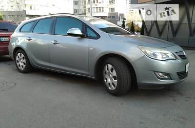 Универсал Opel Astra 2011 в Киеве