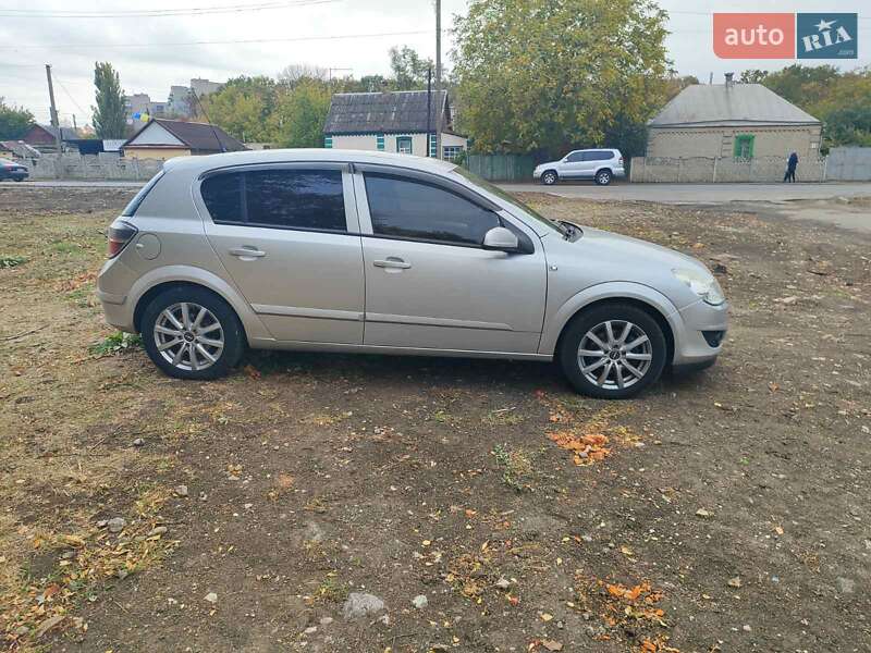 Хэтчбек Opel Astra 2007 в Лозовой
