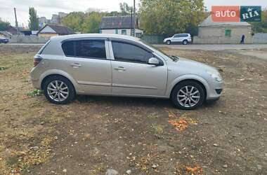 Хэтчбек Opel Astra 2007 в 