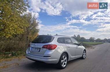 Универсал Opel Astra 2011 в 